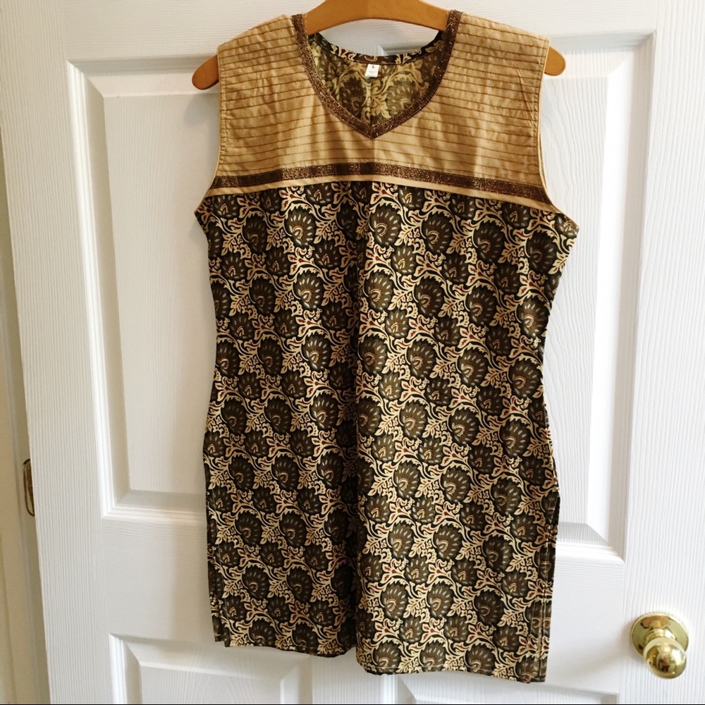 2/$7 Side splits sleeveless tribal tunic size L